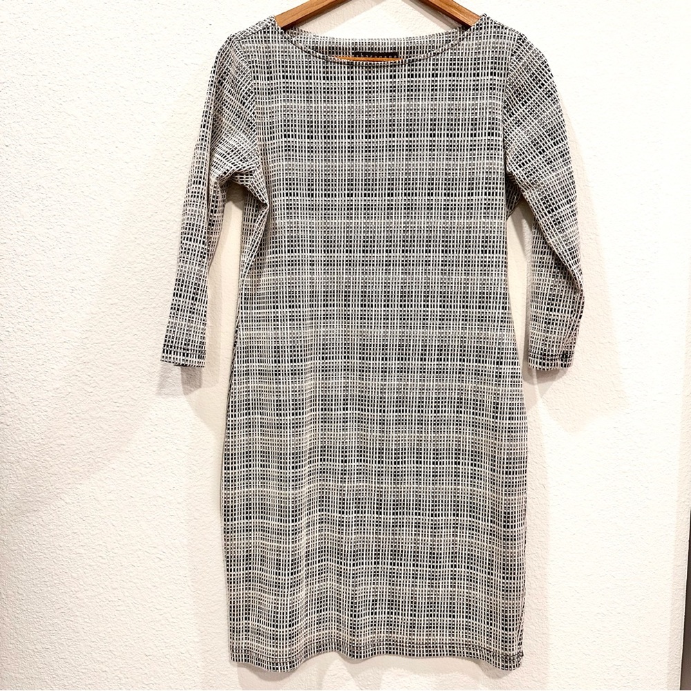 Sharagano Body Con Sheath Dress